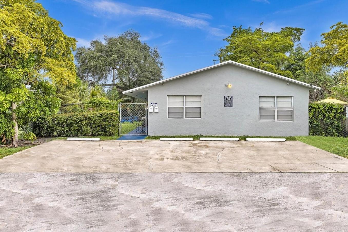 Large Studio Suite Close To Beach And Casino Db3 Dania Beach Exterior photo